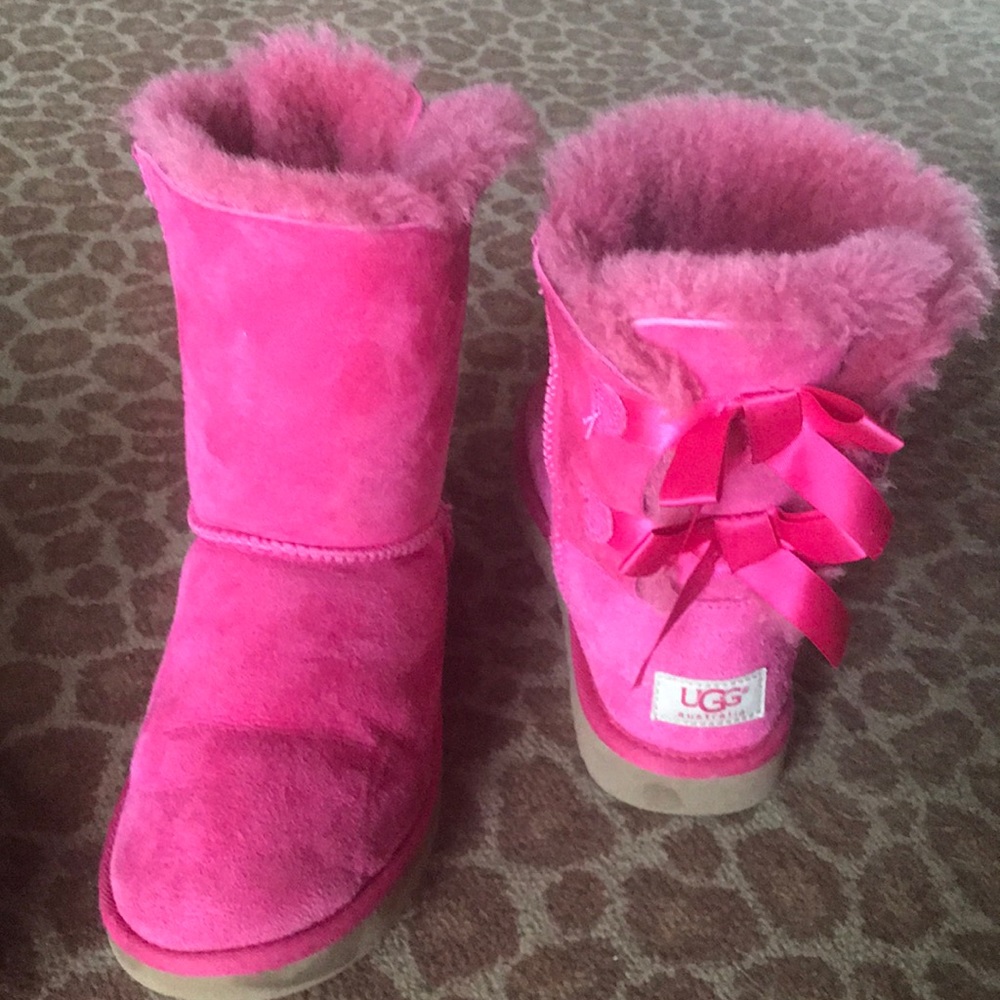 Girls size pink Bailey Bow Uggs